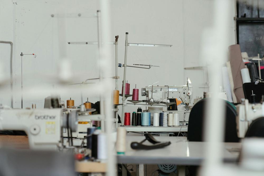 Jak wybrać idealną maszynę do szycia? Porady i najlepsze modele